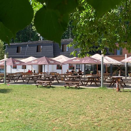 Restaurace A Penzion Bludovecek Екстер'єр фото